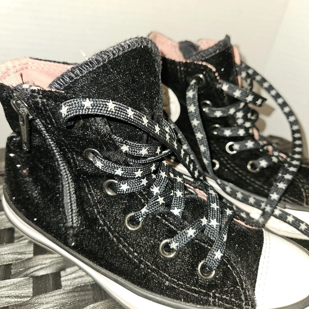 Converse Black Felt and Pink High-Tops Star Laces Kids Size 12